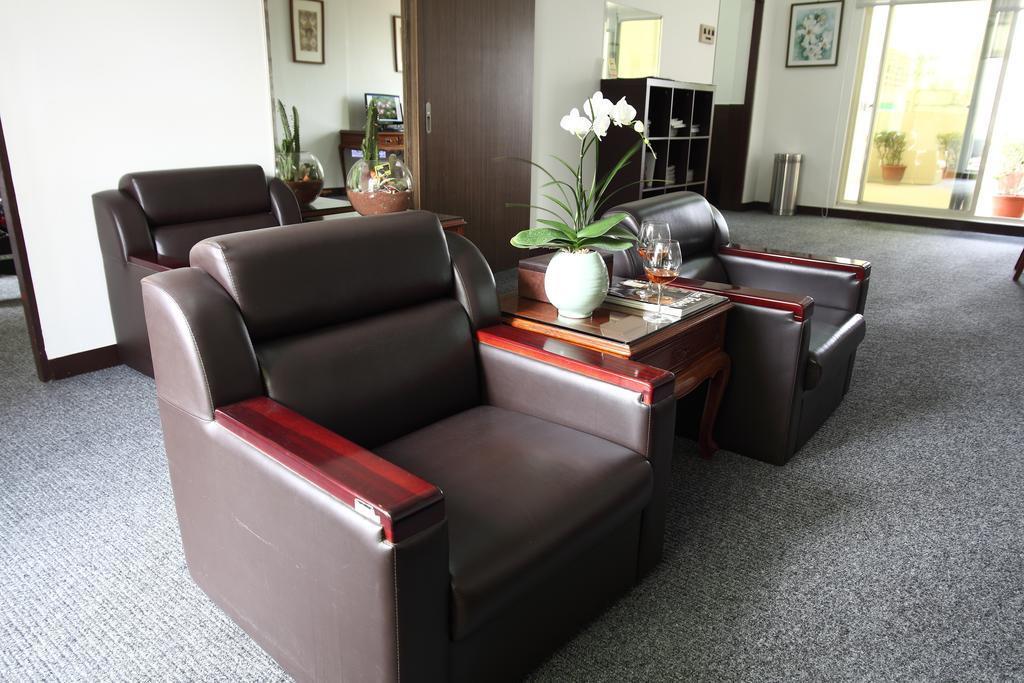 Chia Shih Pao Hotel Taibao Exterior photo