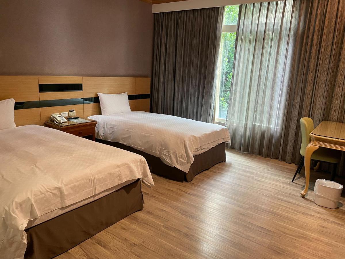 Chia Shih Pao Hotel Taibao Exterior photo