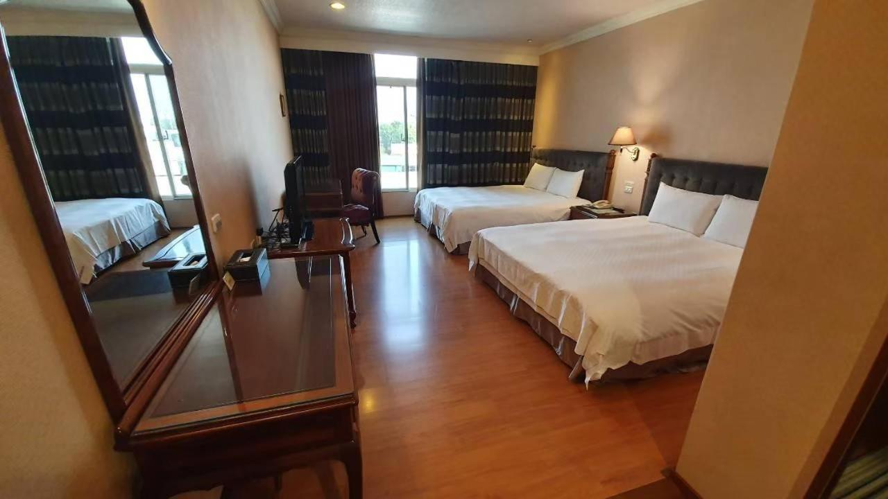 Chia Shih Pao Hotel Taibao Exterior photo