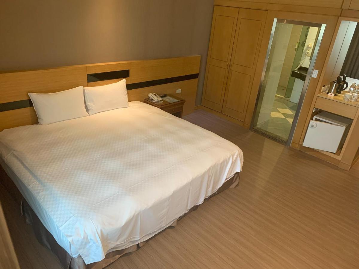 Chia Shih Pao Hotel Taibao Exterior photo