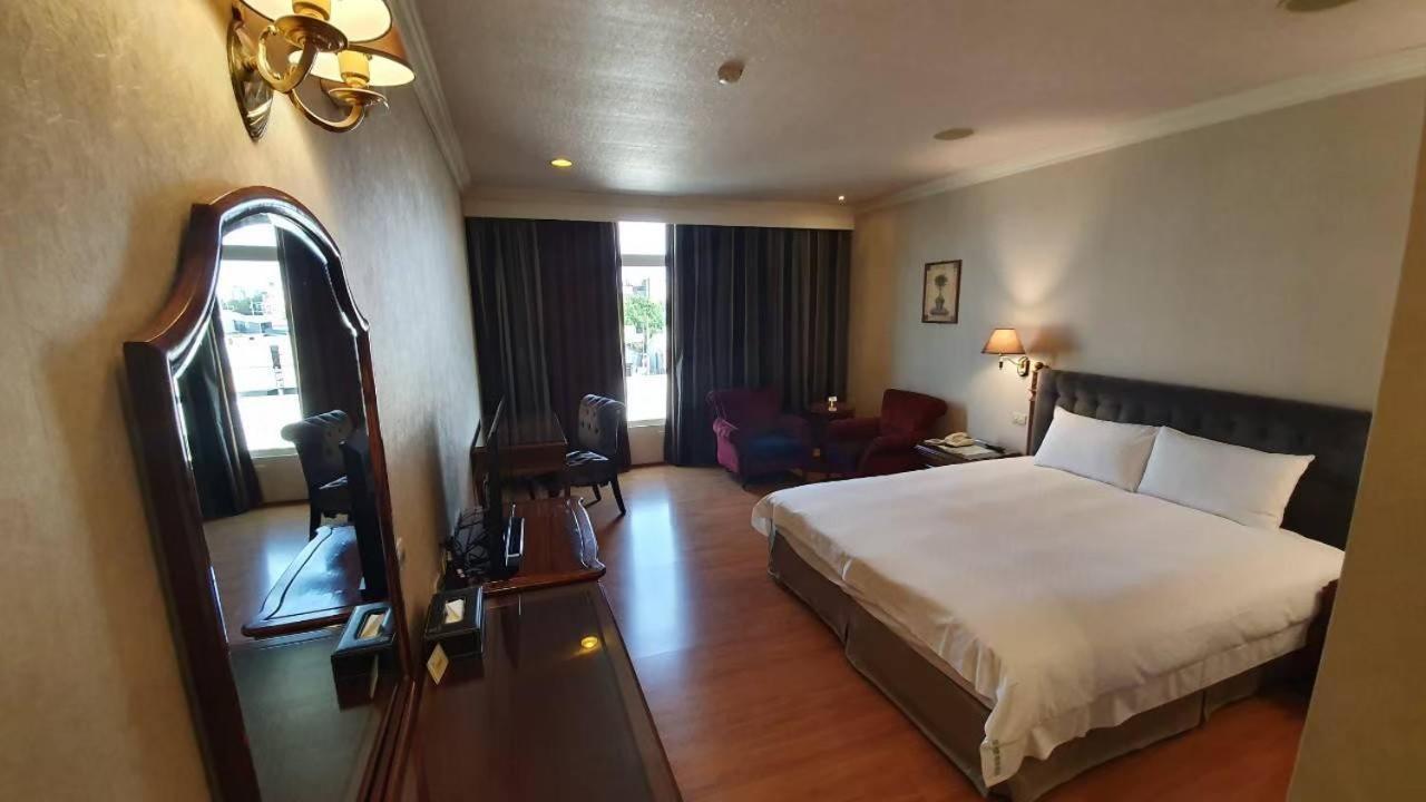Chia Shih Pao Hotel Taibao Exterior photo
