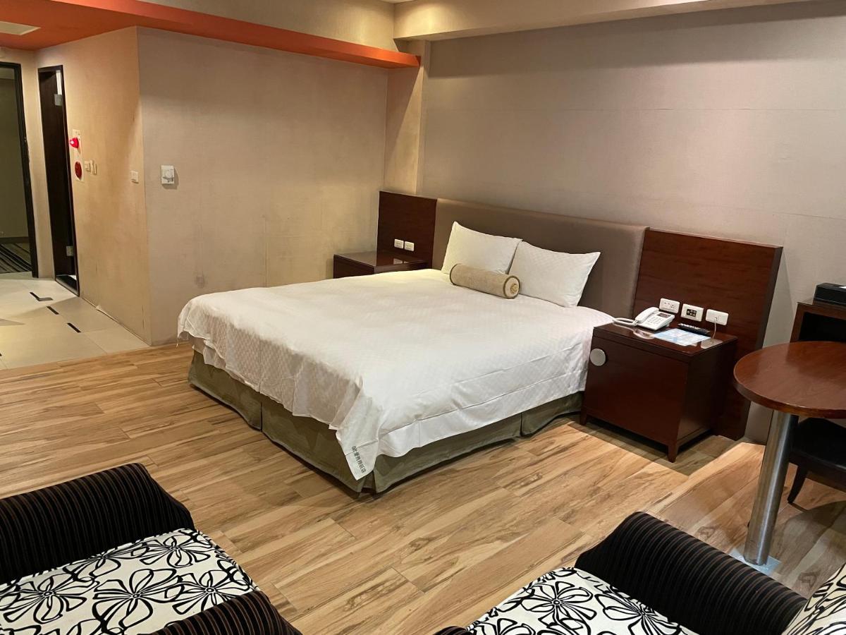 Chia Shih Pao Hotel Taibao Exterior photo