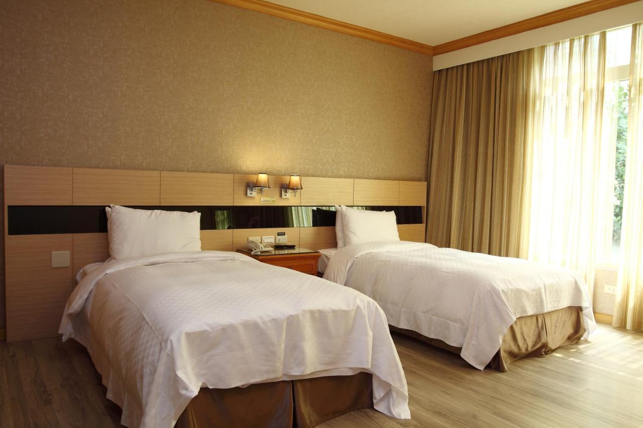 Chia Shih Pao Hotel Taibao Exterior photo