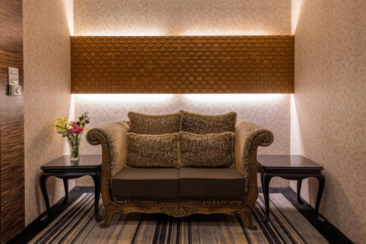 Chia Shih Pao Hotel Taibao Exterior photo